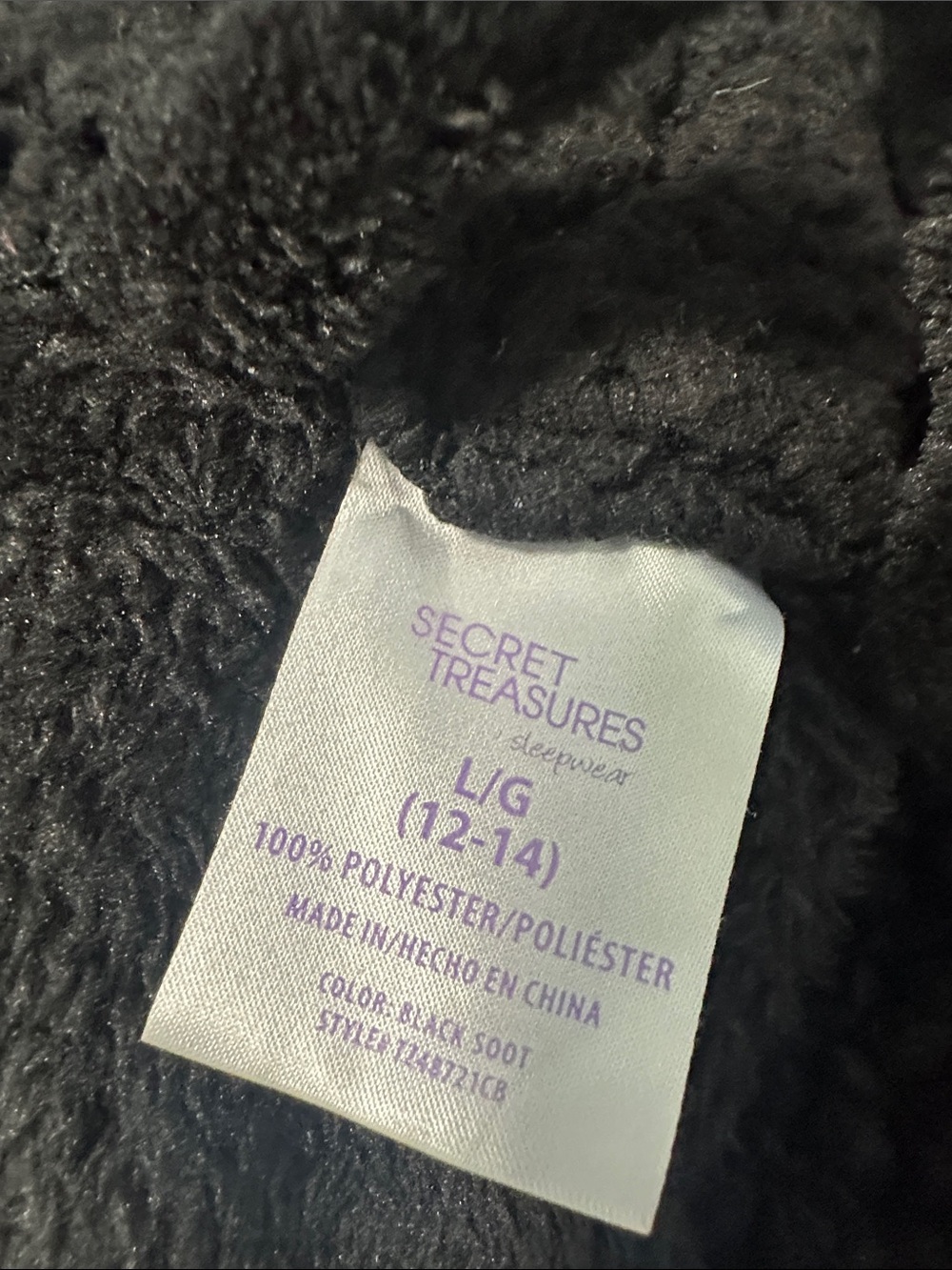 🍏 Secret Treasures Plush Robe - Picture 3 of 3